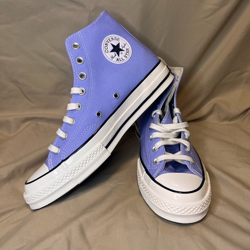 BRAND NEW MENS CONVERSE SIZE 11